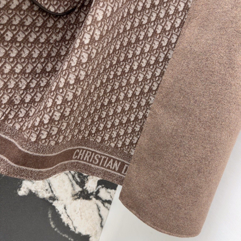 chr1st1an D10r outwear